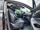 Photo 11 - Hyundai Santa Fe