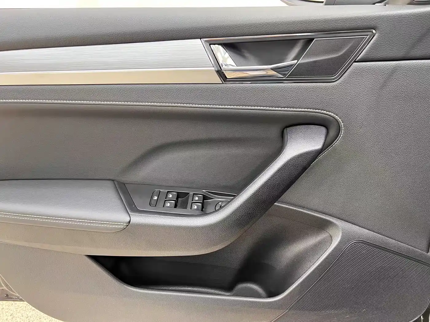 Škoda Superb 2025 Model TSI280 DSG Premium Edition фото 9
