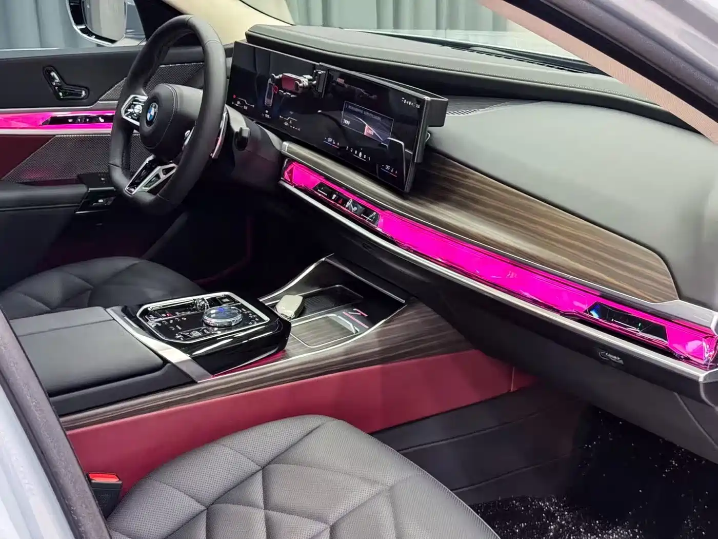 BMW 7 Series 2023 Model 735Li M Sport Package фото 6