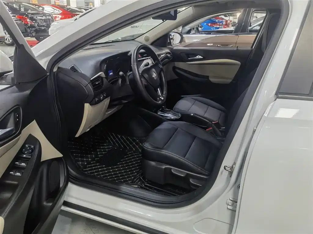 Buick Excelle 2018 15N CVT Elite фото 8