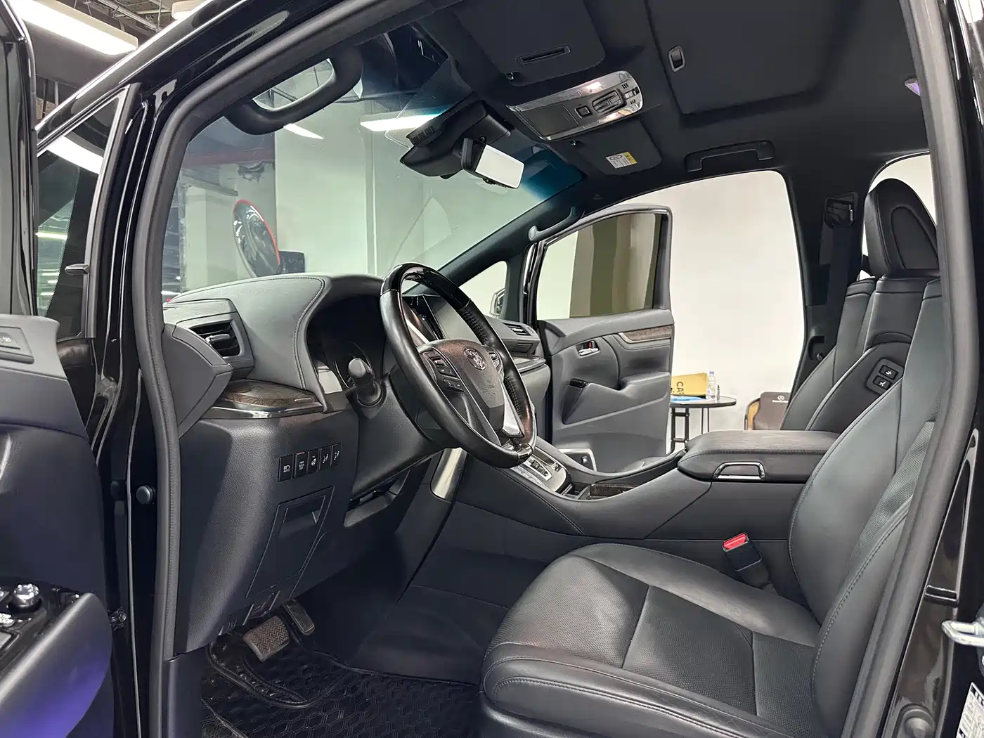 Toyota Vellfire 2020 2020 Twin Engine 2.5L HV Premium Edition