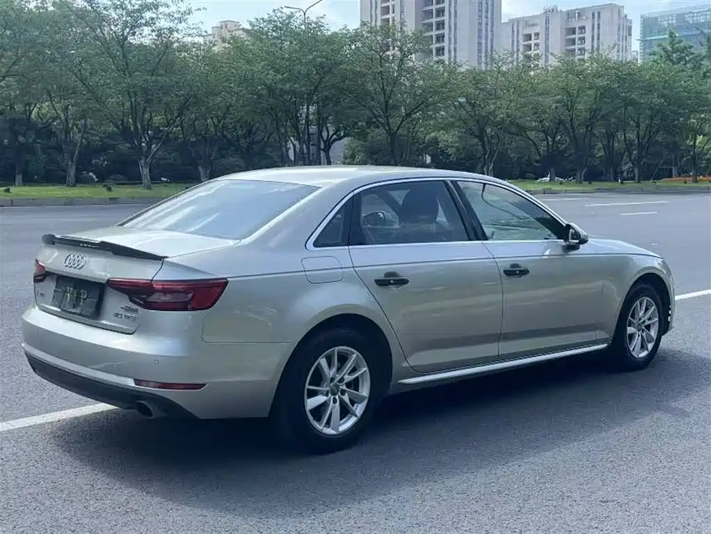 Audi A4L 2017 40 TFSI Progressive фото 7