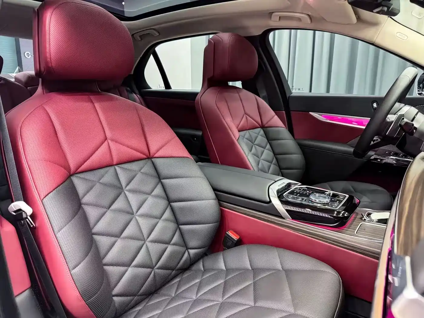 BMW 7 Series 2023 Model 735Li M Sport Package фото 7