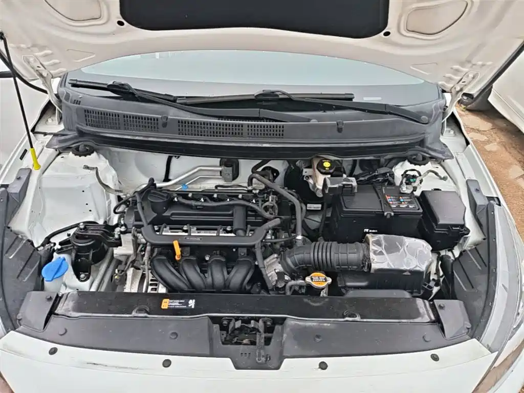 Hyundai Verna 2017 1.4L Manual Renewal Edition China VI фото 20