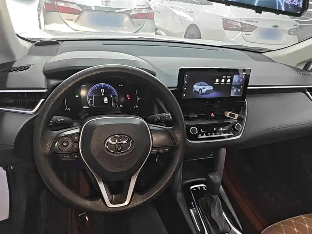 Toyota Frontlander 2023 2.0L CVT Elite Edition фото 10