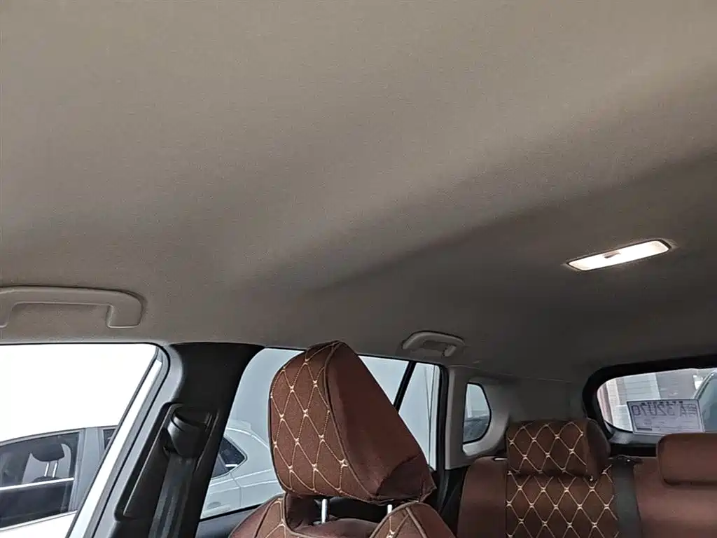 Toyota Frontlander 2023 2.0L CVT Elite Edition фото 18