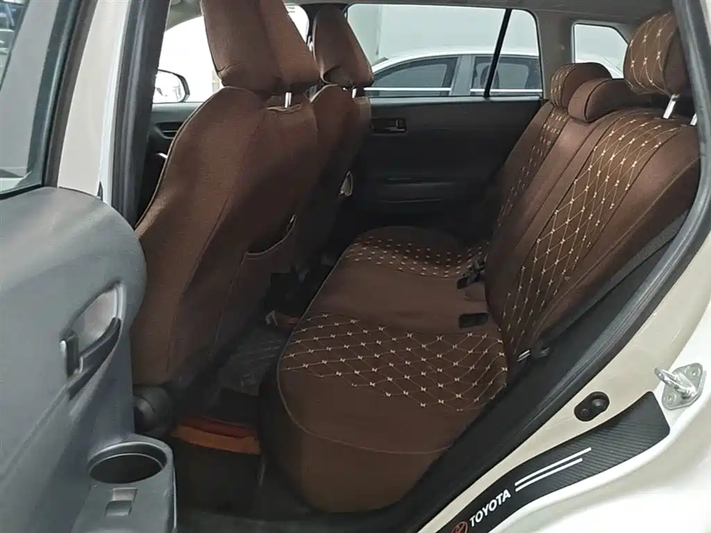 Toyota Frontlander 2023 2.0L CVT Elite Edition фото 17