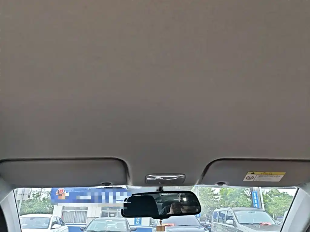 Hyundai Verna 2017 1.4L Manual Renewal Edition China VI фото 18