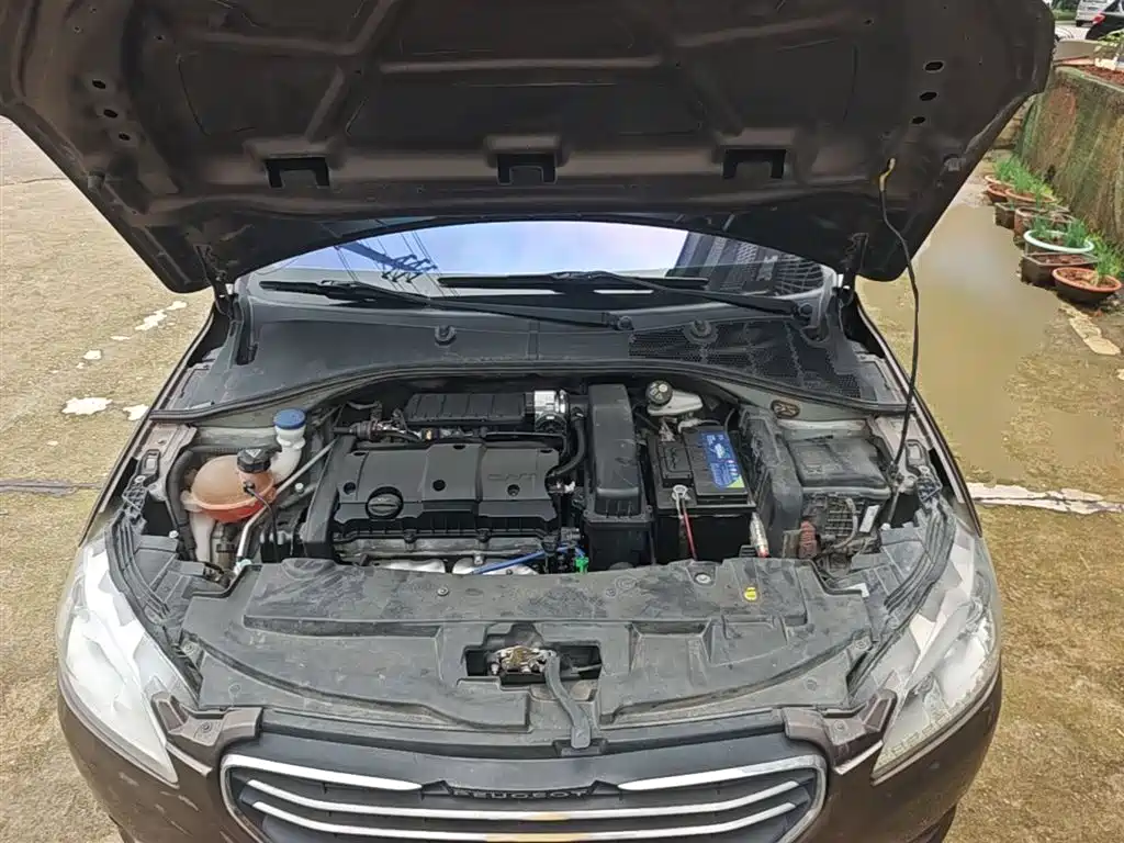 Peugeot 301 2014 1.6L Automatic Comfort Edition фото 20