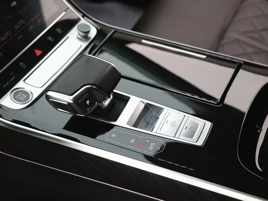 Audi A8 2022 A8L 50 TFSI quattro Comfort Collector's Edition фото 13