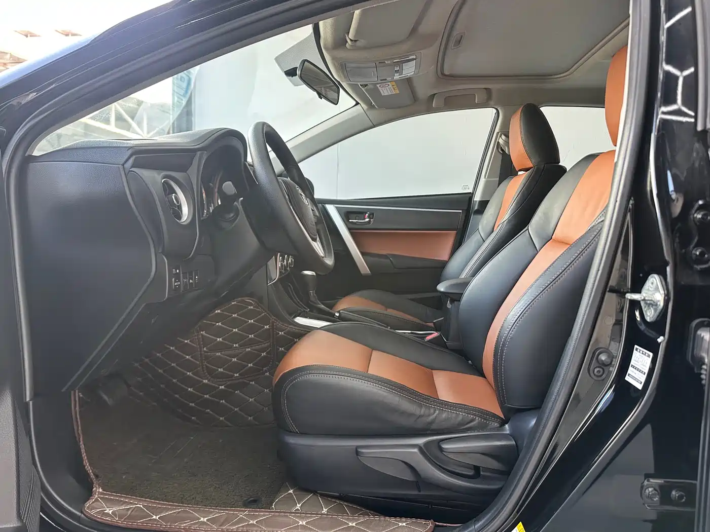 Toyota Levin 2017 Facelift 185T CVT Elite (China V) фото 4