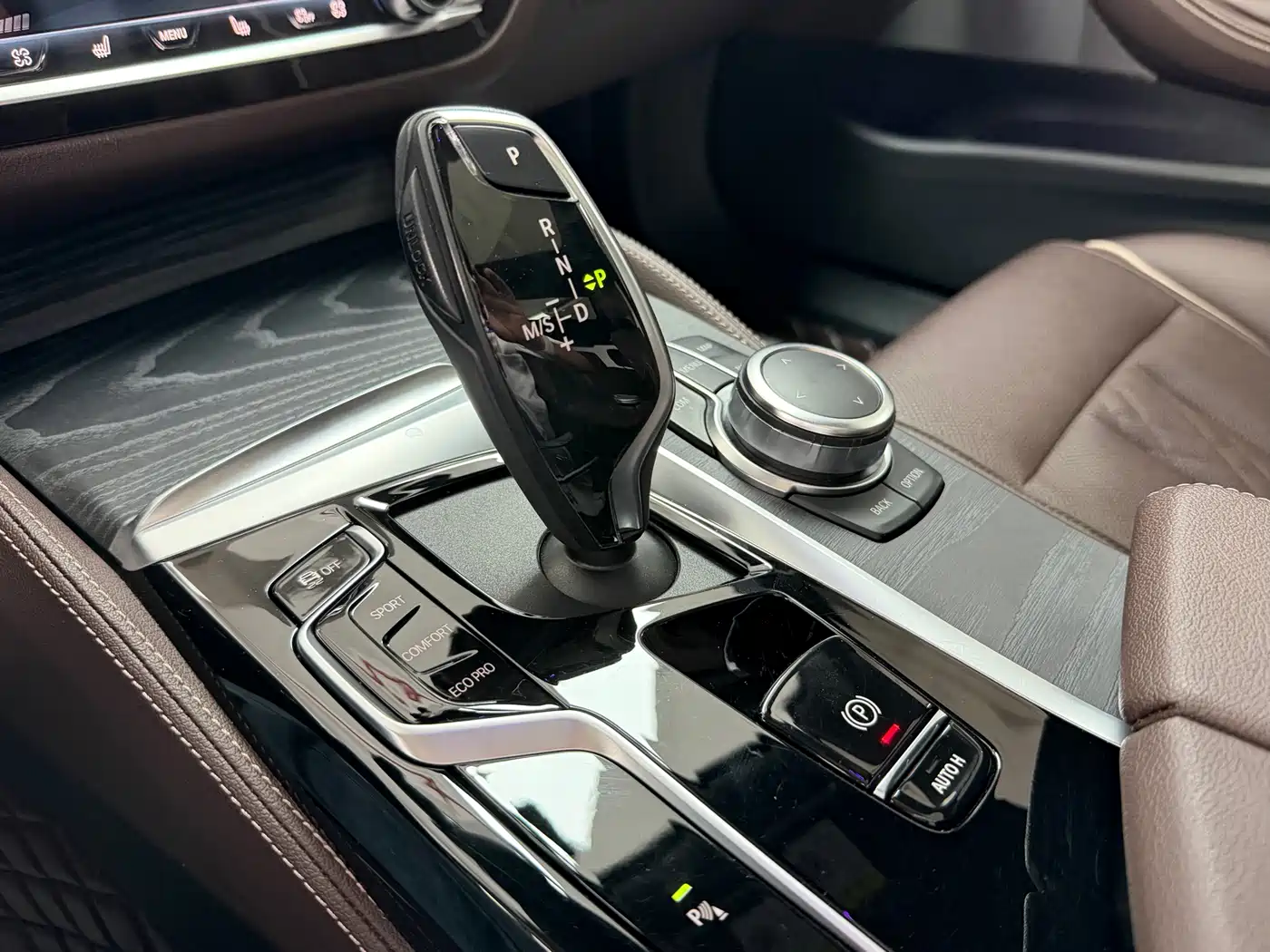 BMW 5 Series 2023 Facelift 530Li Leading M Sport Package фото 20