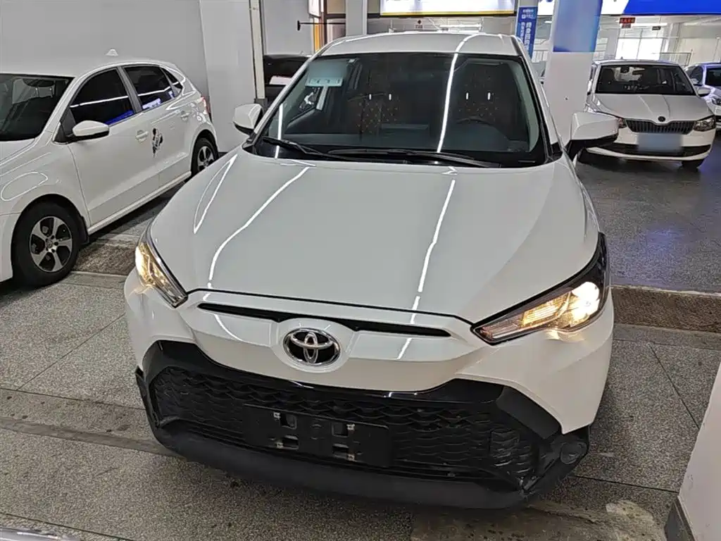 Toyota Frontlander 2023 2.0L CVT Elite Edition фото 3