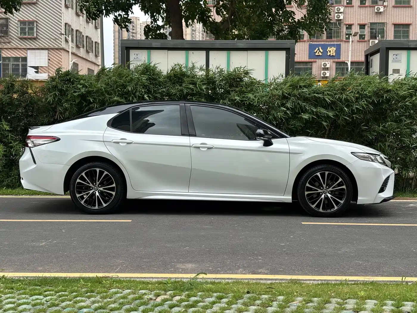 Фото 4 - Toyota Camry