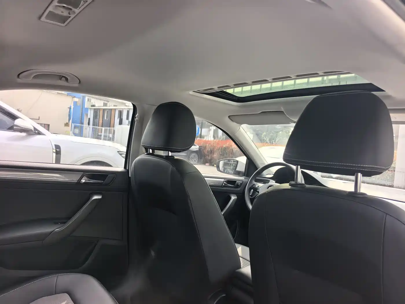 Volkswagen Santana 2016 1.6L Automatic Comfort Edition фото 17