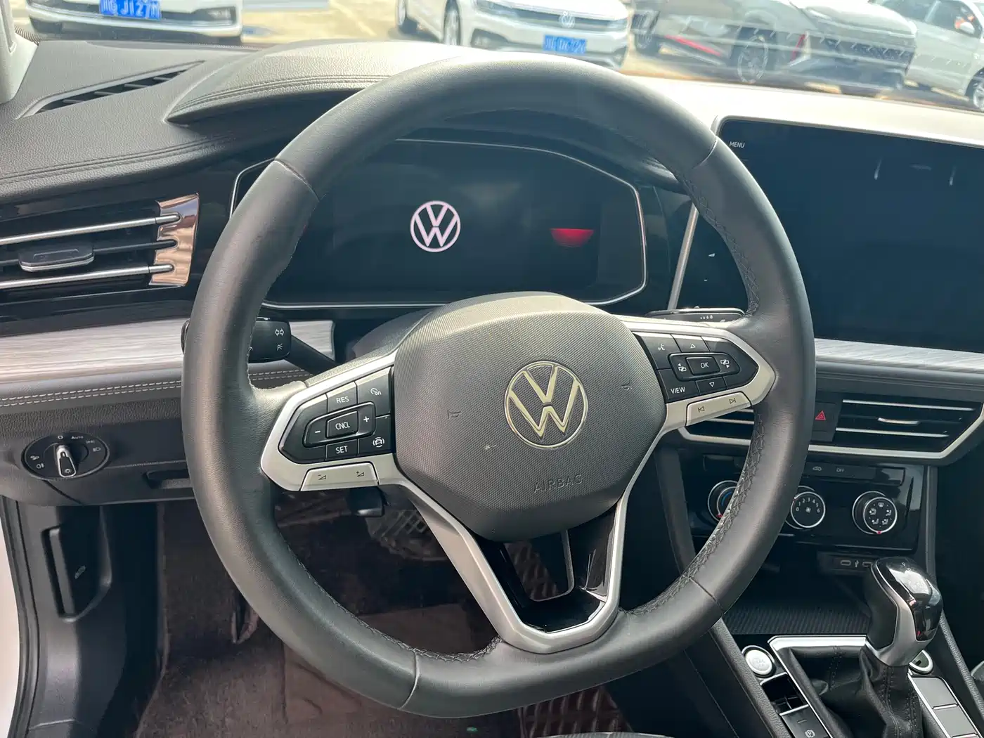 Volkswagen Sagitar 2023 300TSI DSG Surpassing Edition фото 6