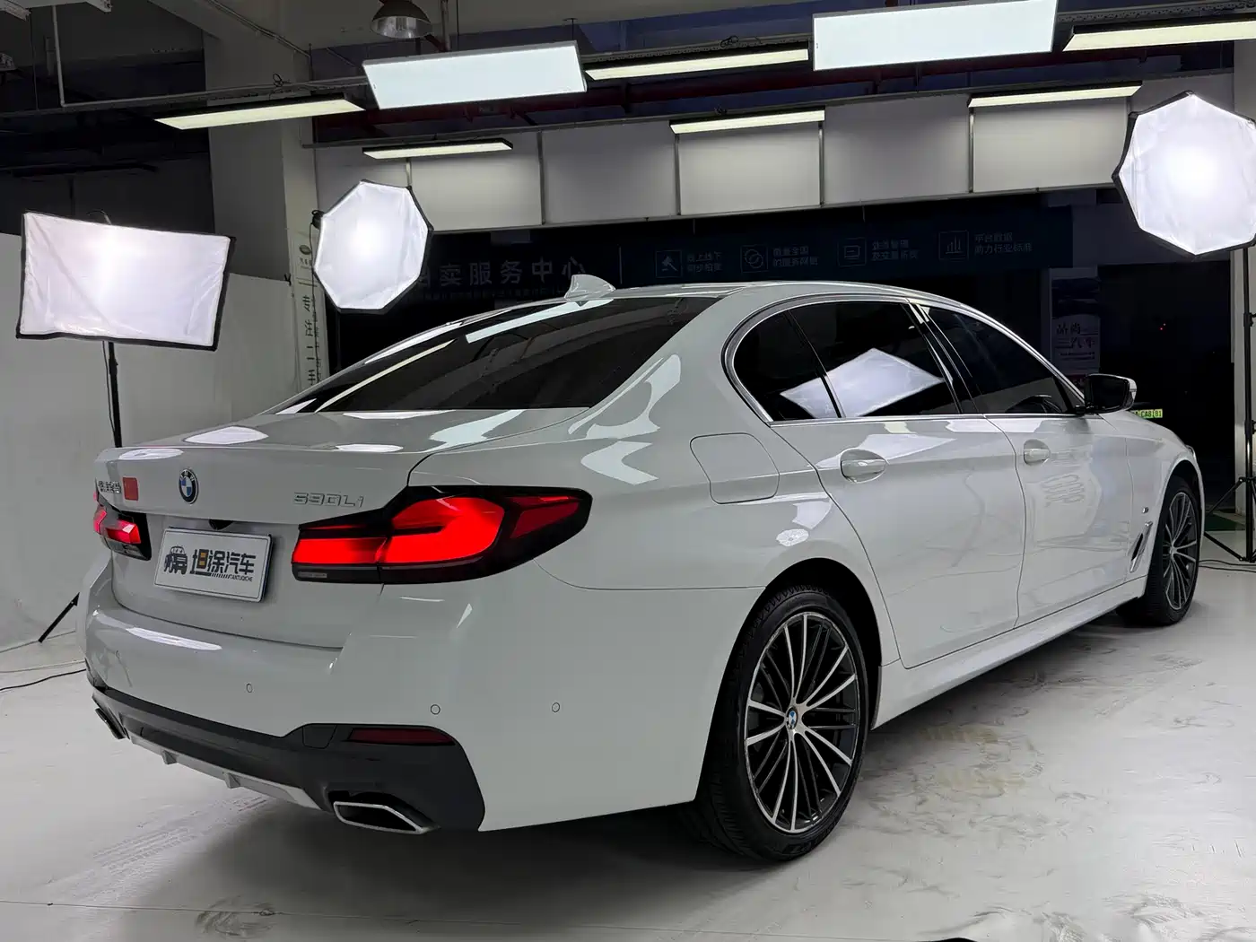 BMW 5 Series 2023 Facelift 530Li Leading M Sport Package фото 29