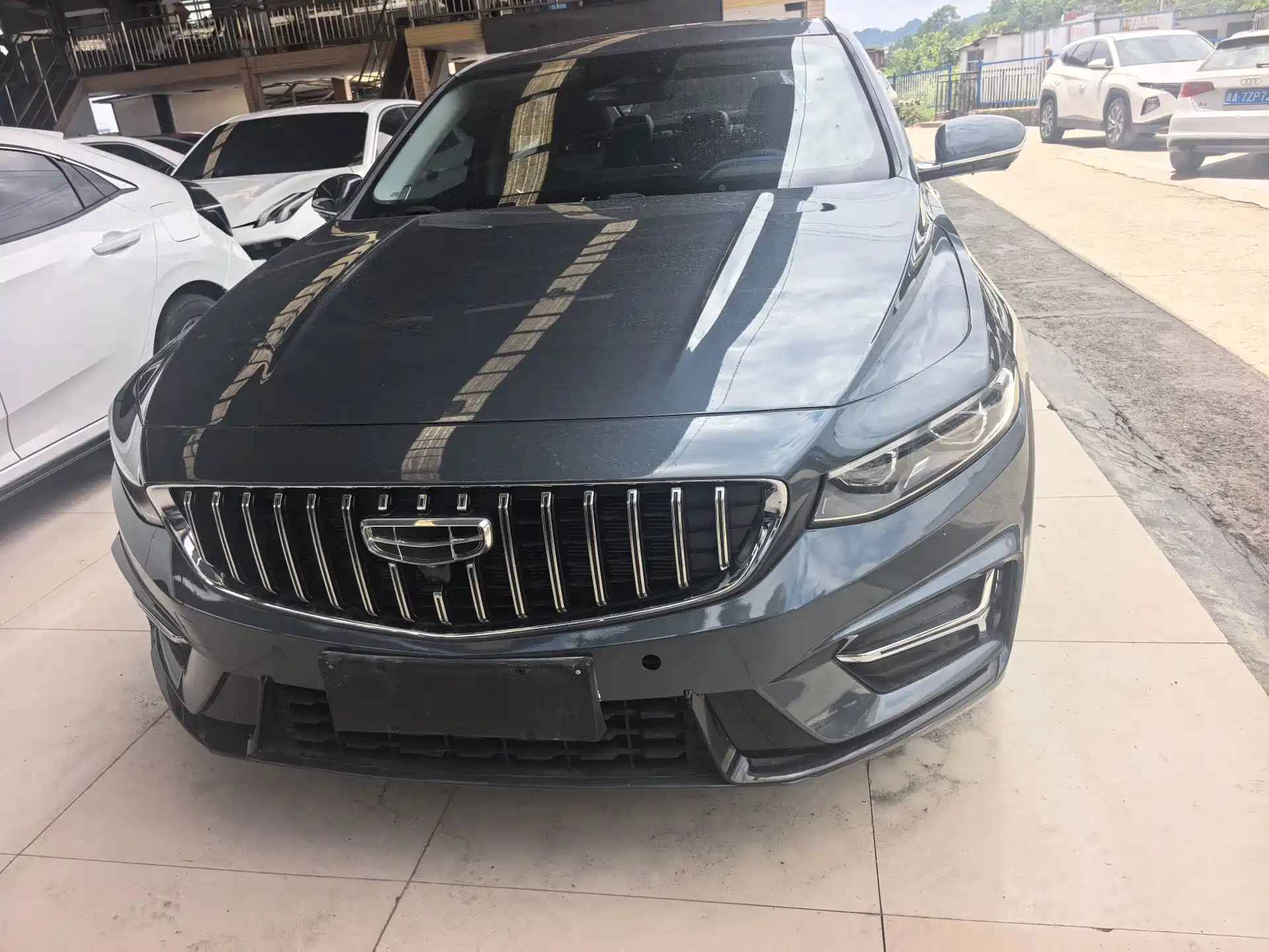 Фото 2 - Geely Preface