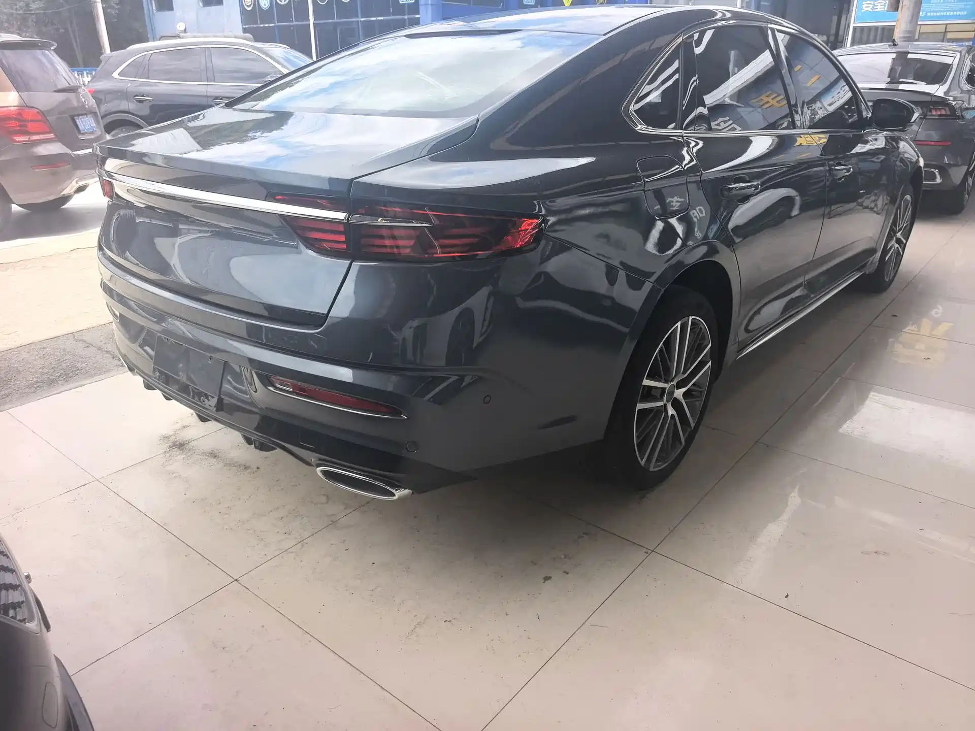 Фото 9 - Geely Preface