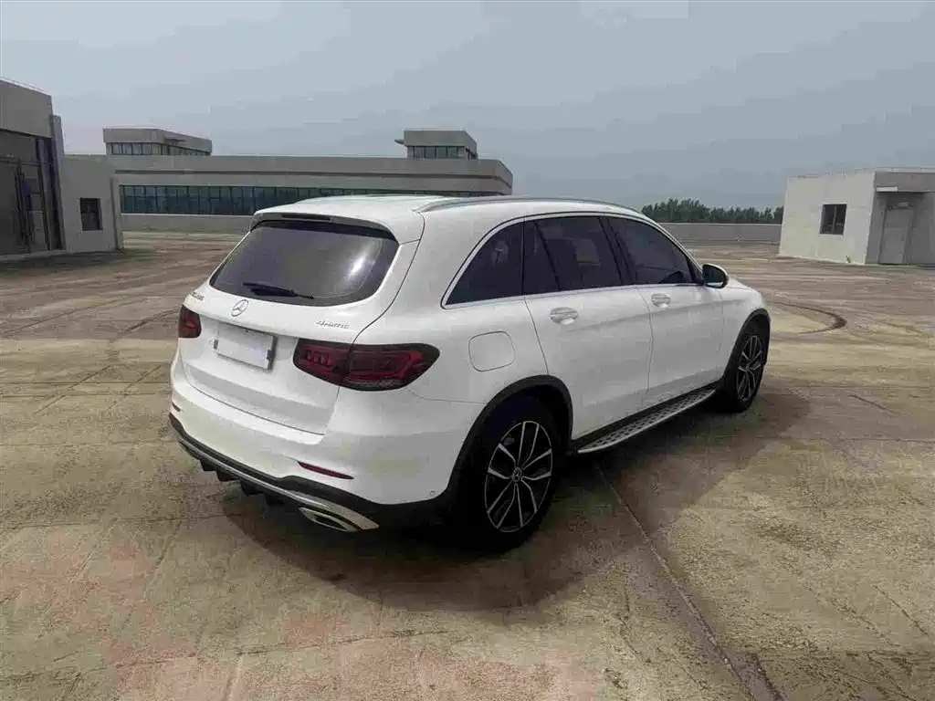 MERCEDES-BENZ GLC