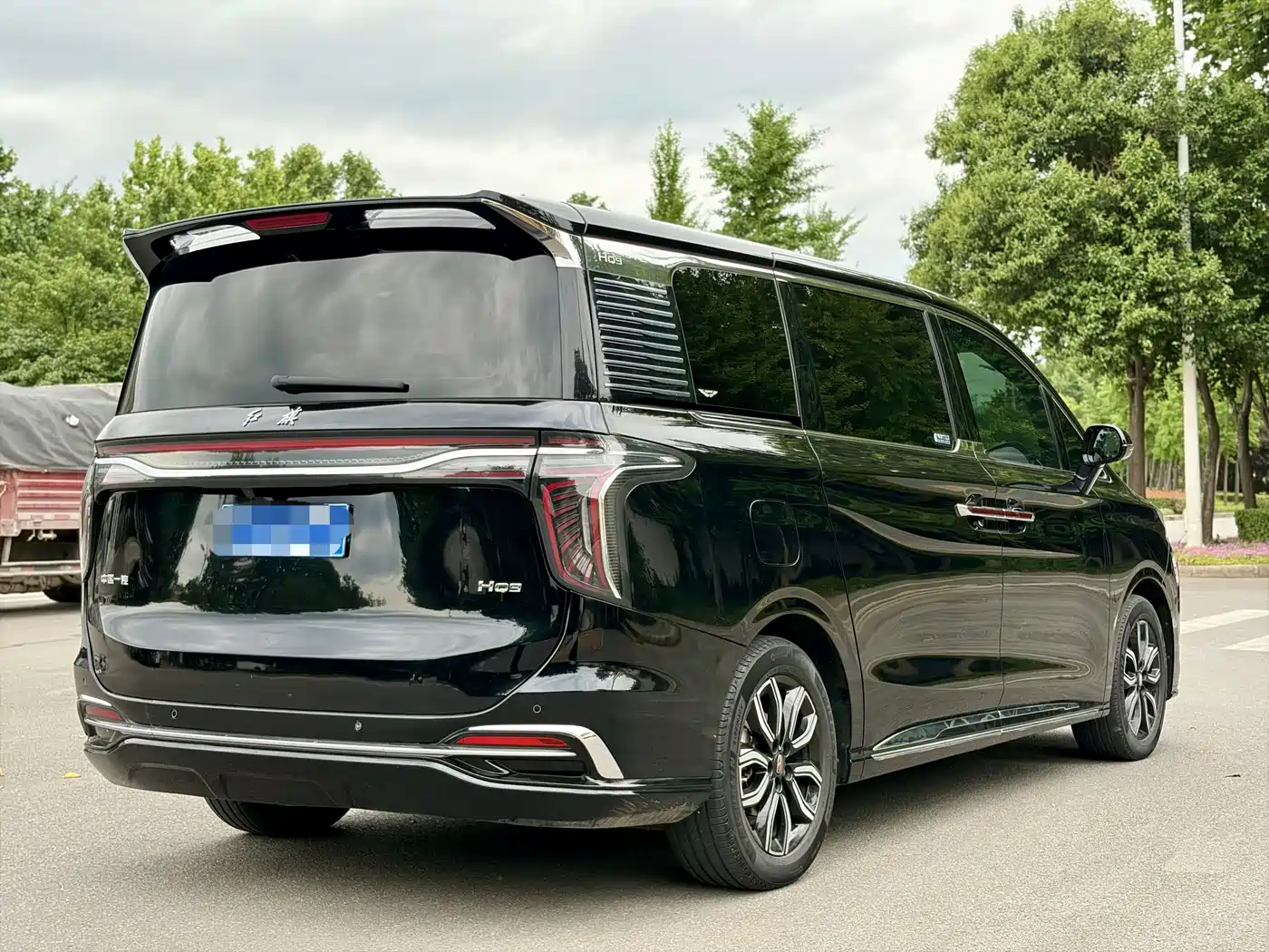 Hongqi HQ9 2023 2.0T Smart Connect Flag Joy Edition фото 9