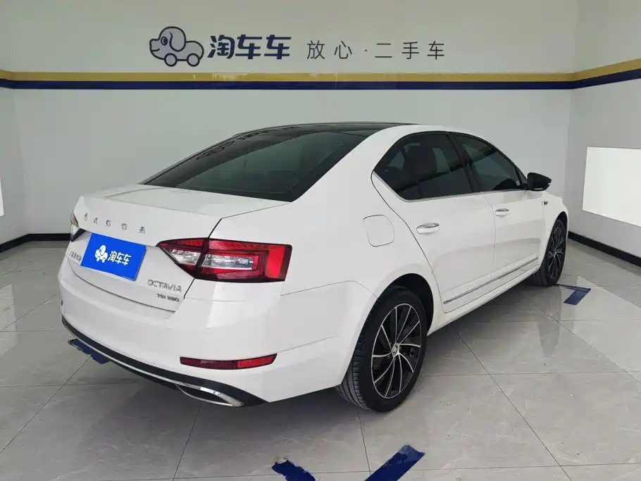 Фото 3 - Škoda Octavia