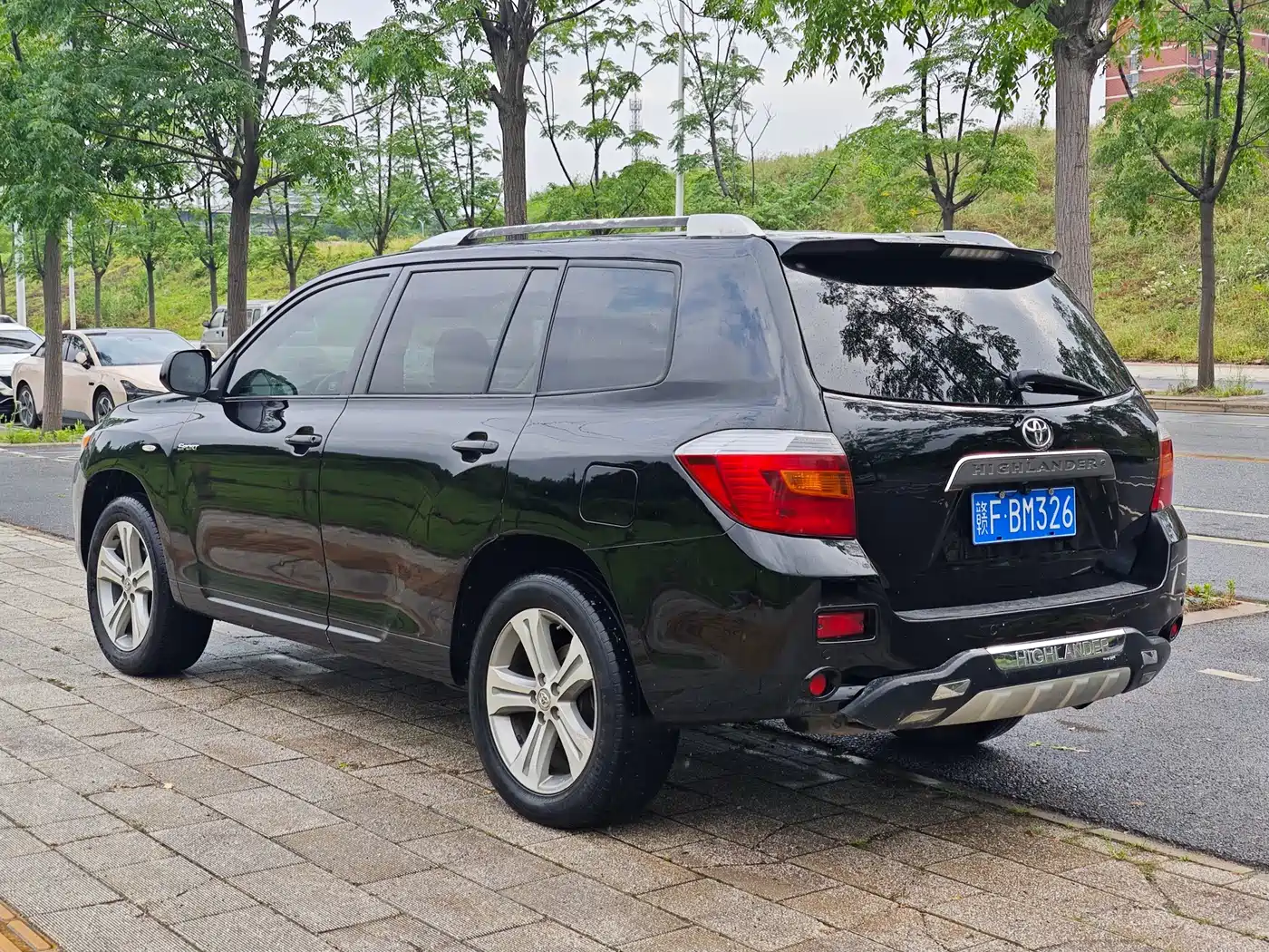 Toyota Highlander 2009 2.7L 2WD 7-seater Luxury Edition фото 9