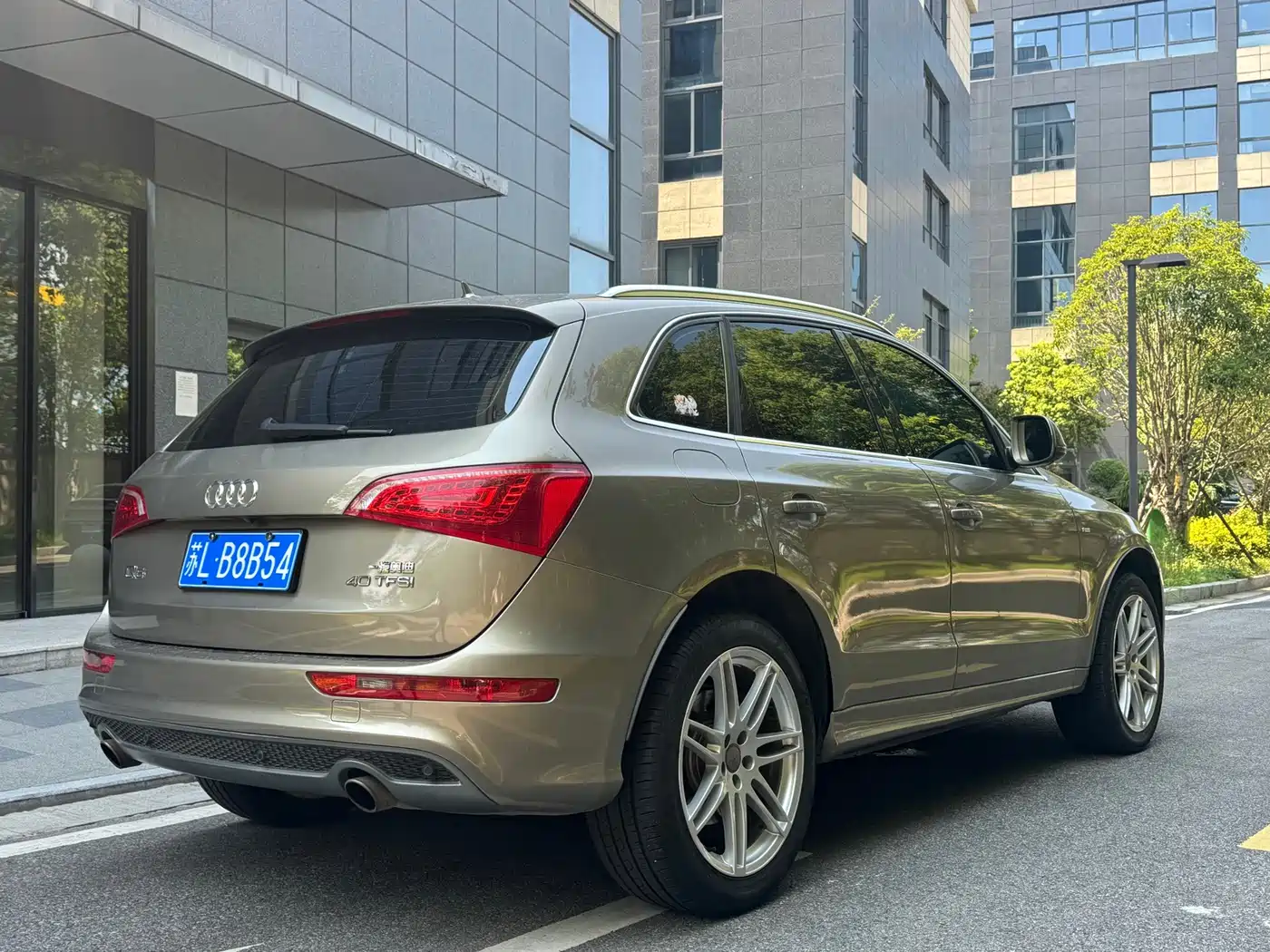 Audi Q5 (Import) 2011 2010 3.2FSI Sport