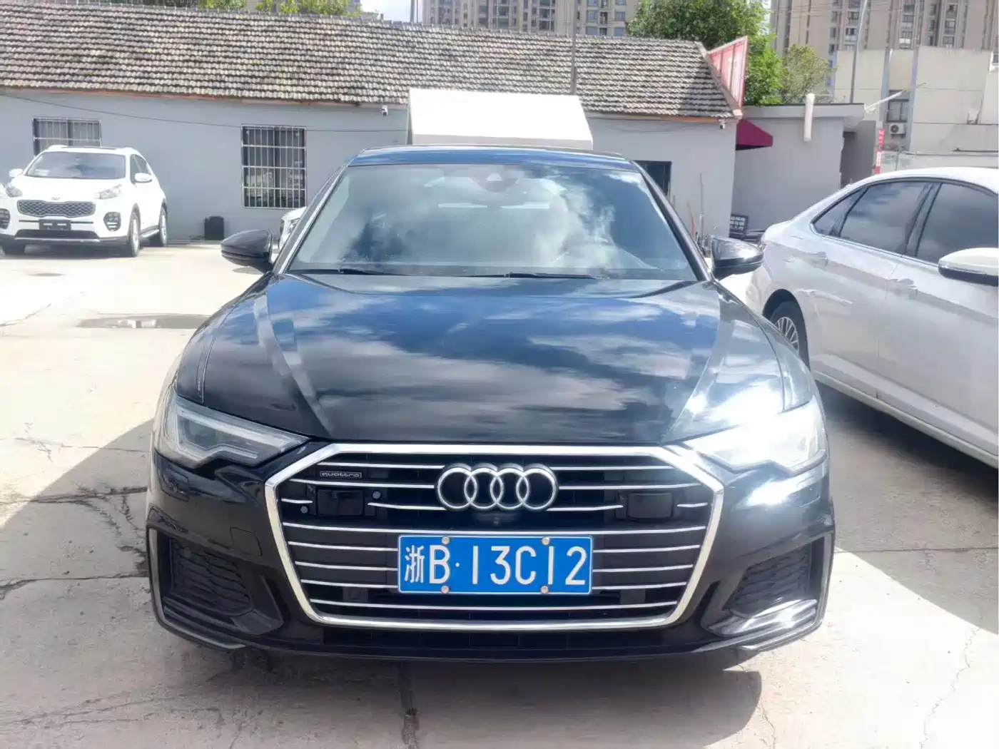 Фото 2 - Audi A6L