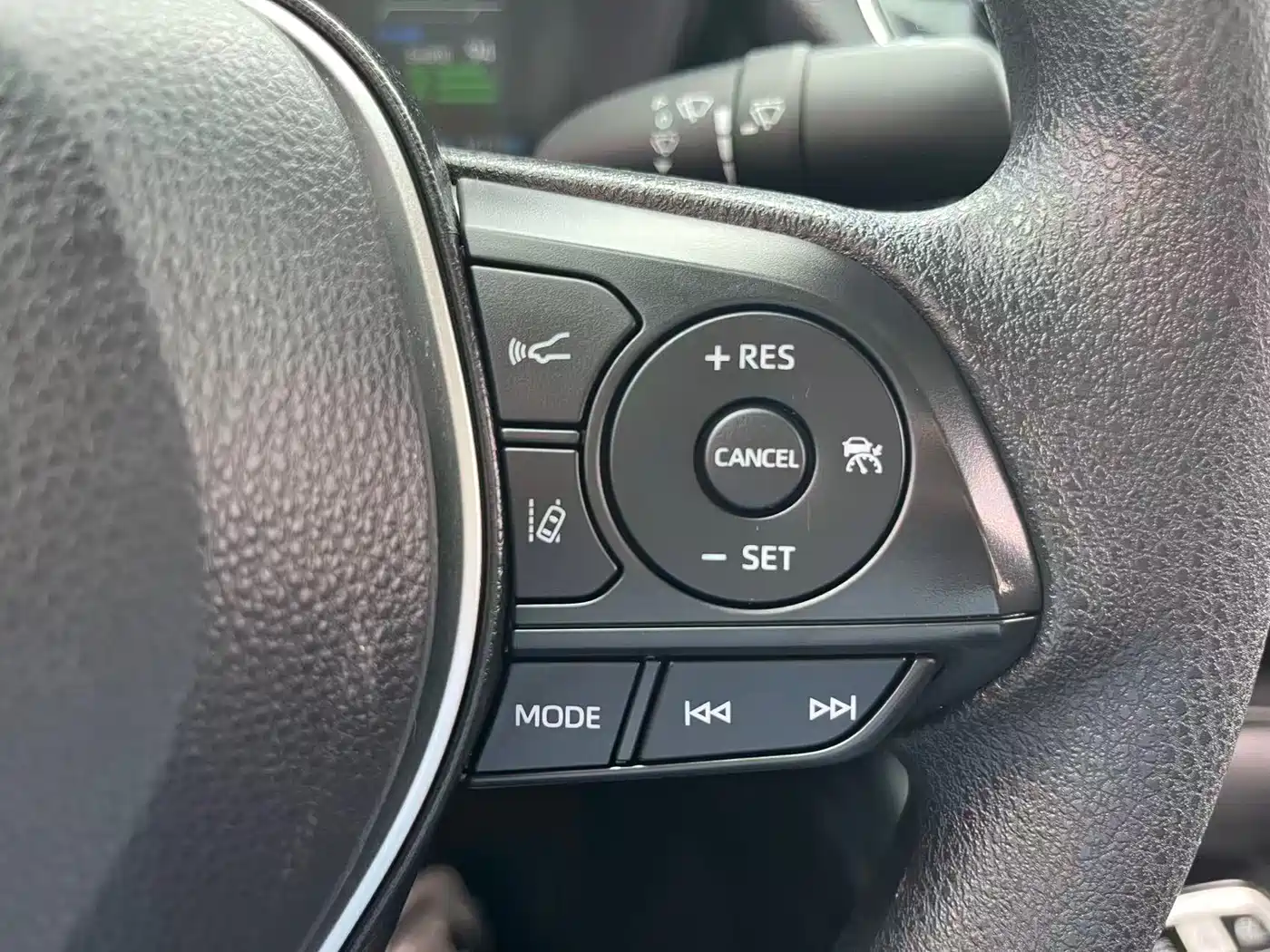 Toyota Corolla 2021 Hybrid 1.8L E-CVT Elite Edition фото 11