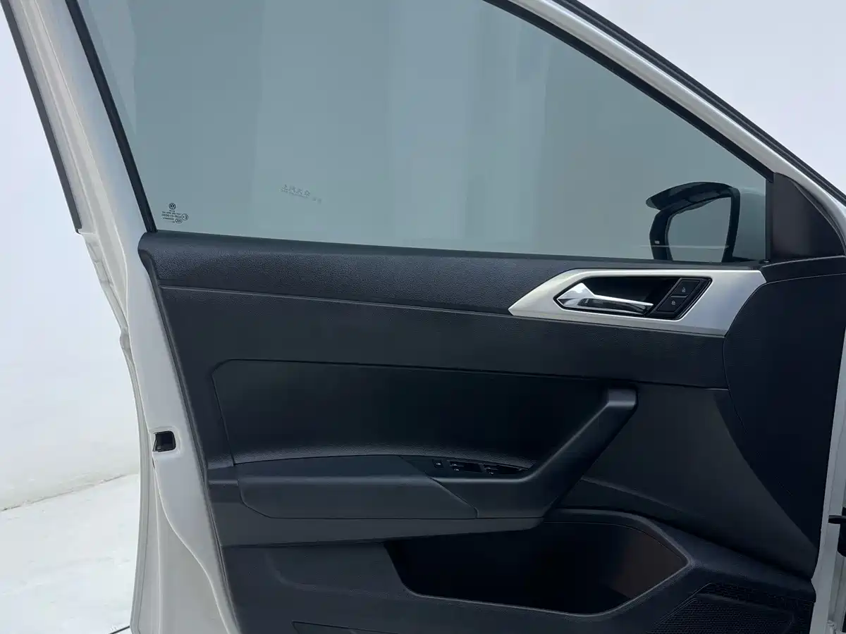 Volkswagen Polo 2023 2023 Facelift Plus 1.5L Auto Chroma Tech Edition