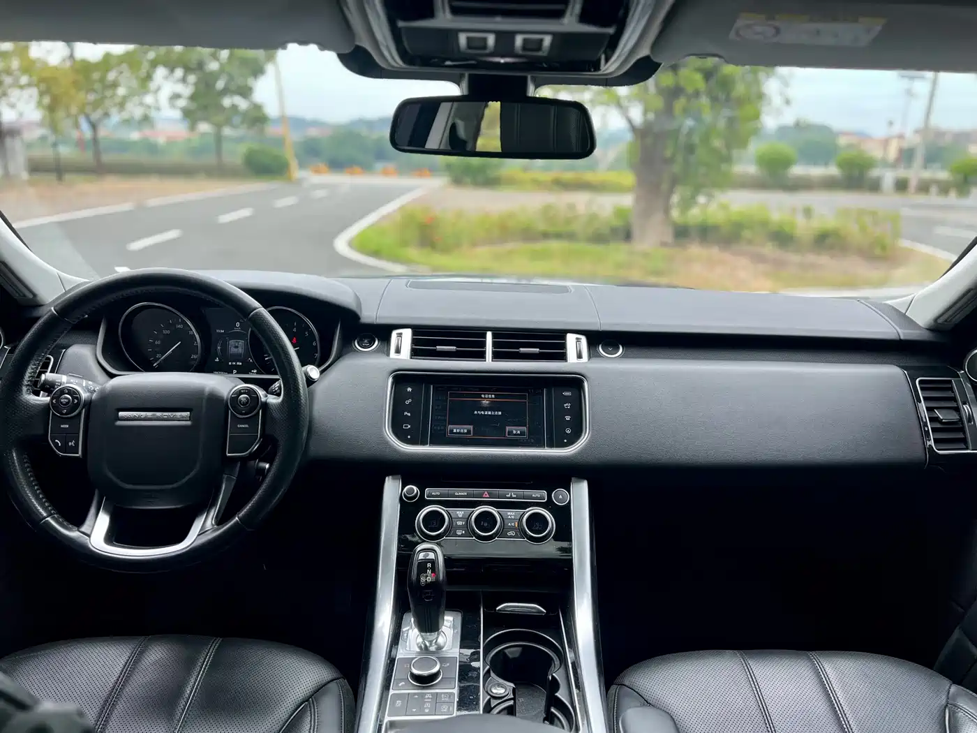 Land Rover Range Rover Sport 2016 Model 3.0 SC V6 HSE фото 6