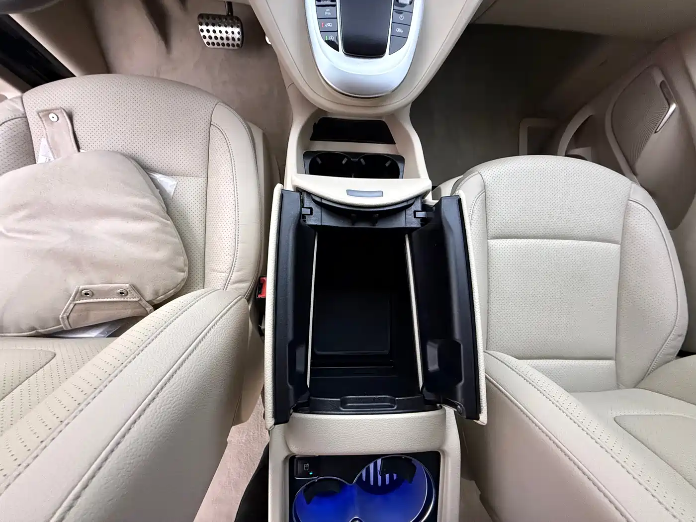 Mercedes-Benz V-Class 2021 V 260 L Long Wheelbase Premium Edition фото 12