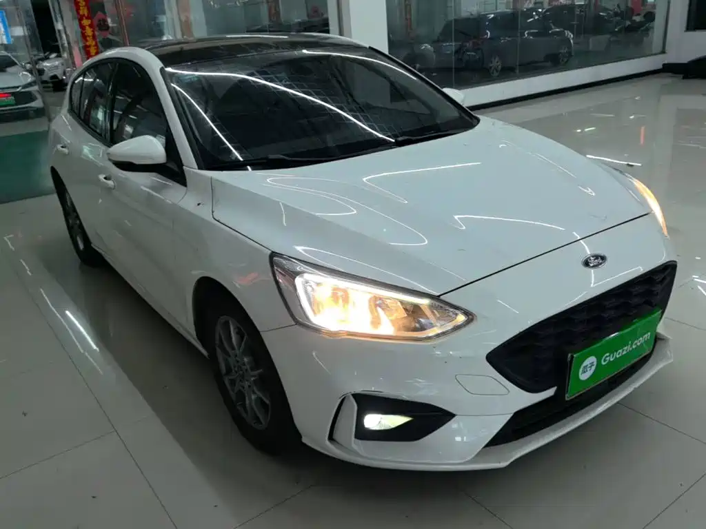 Фото 4 - Ford Focus