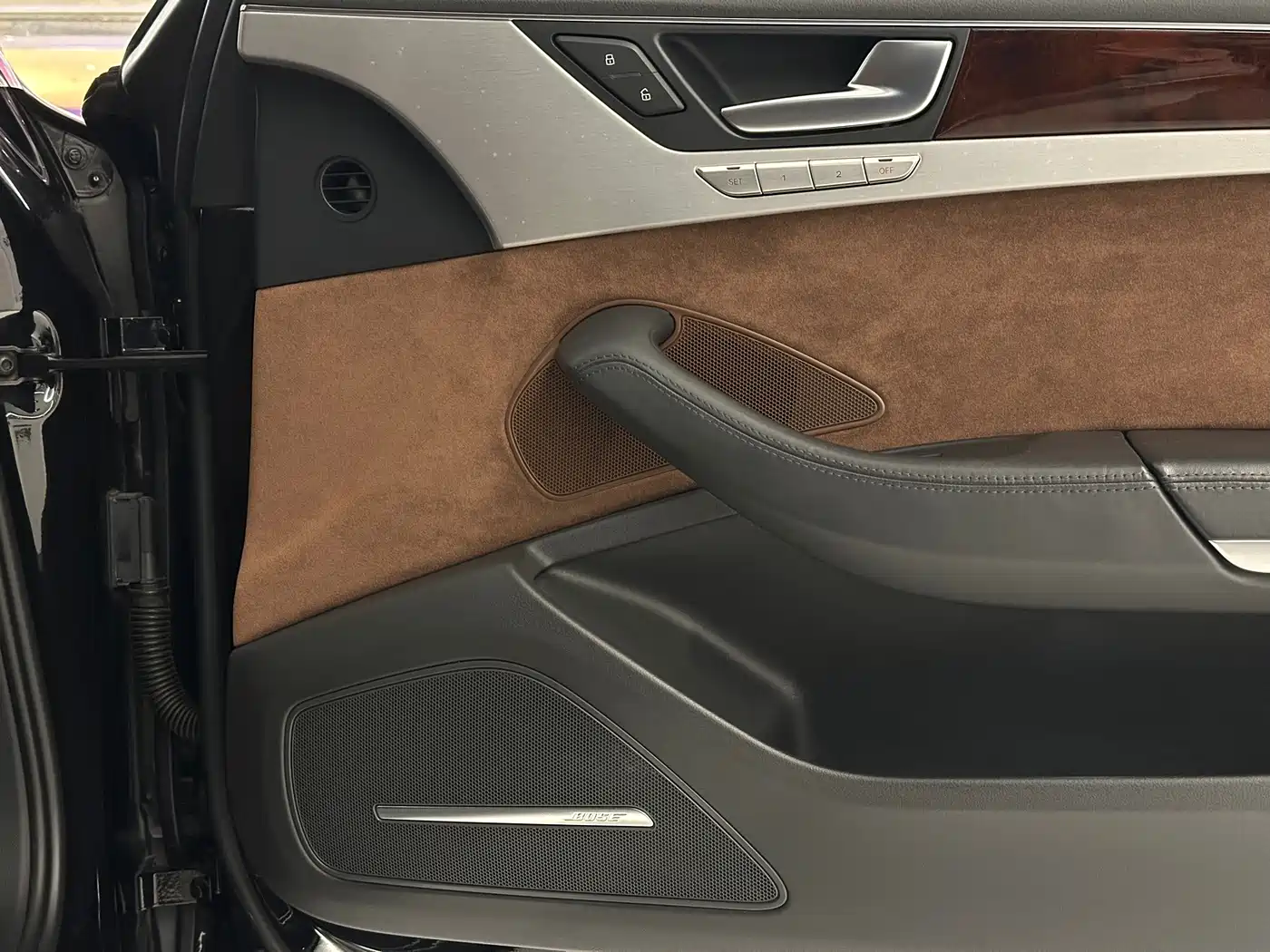 Фото 23 - Audi A8