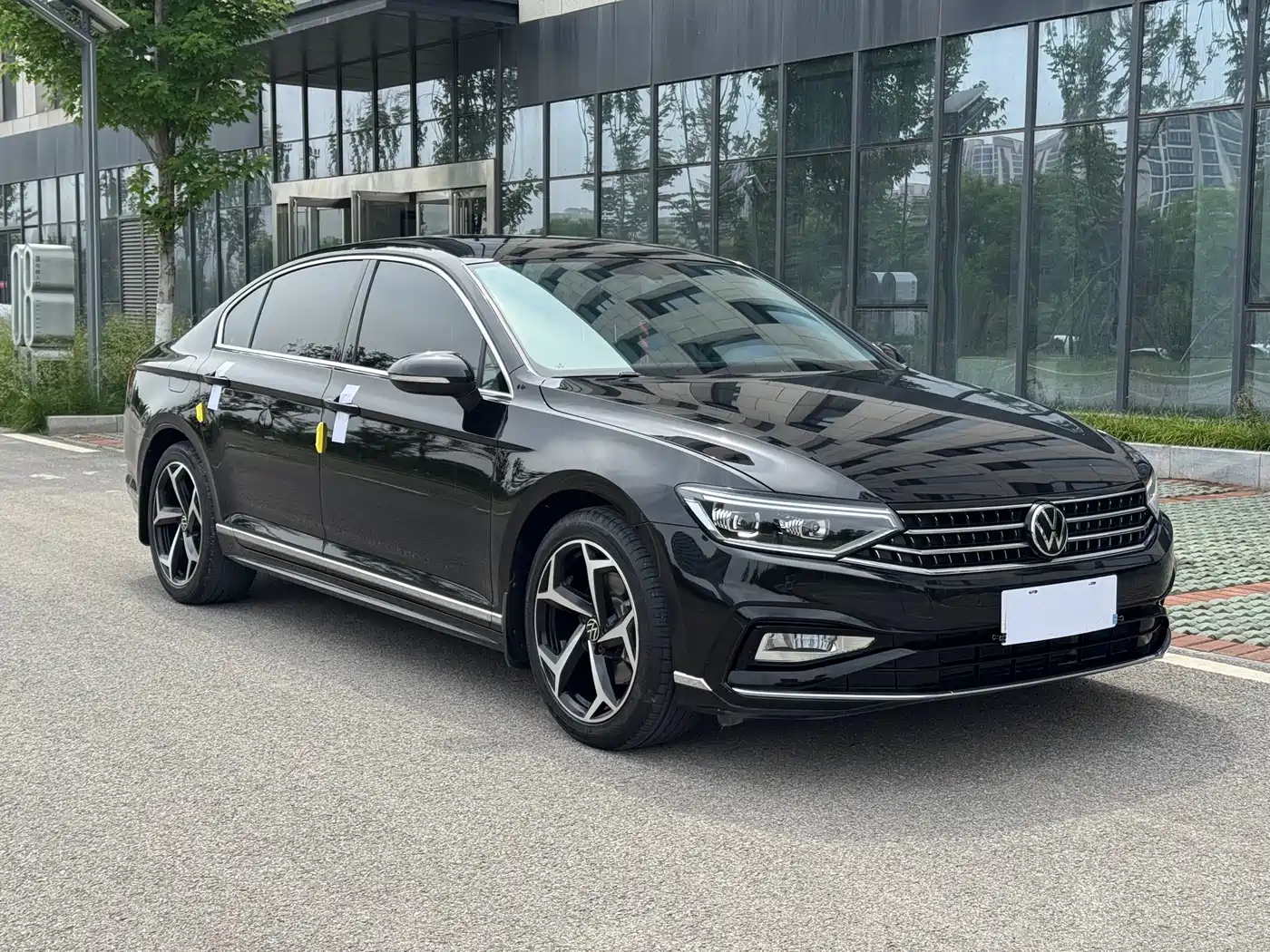 Volkswagen Magotan 2023 2 Million Units Anniversary Edition 330TSI DSG Leading Type фото 22