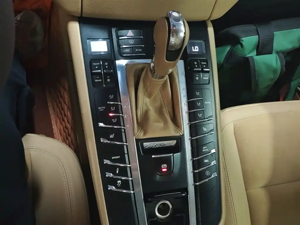 Porsche Macan 2017 Macan 2.0T фото 14