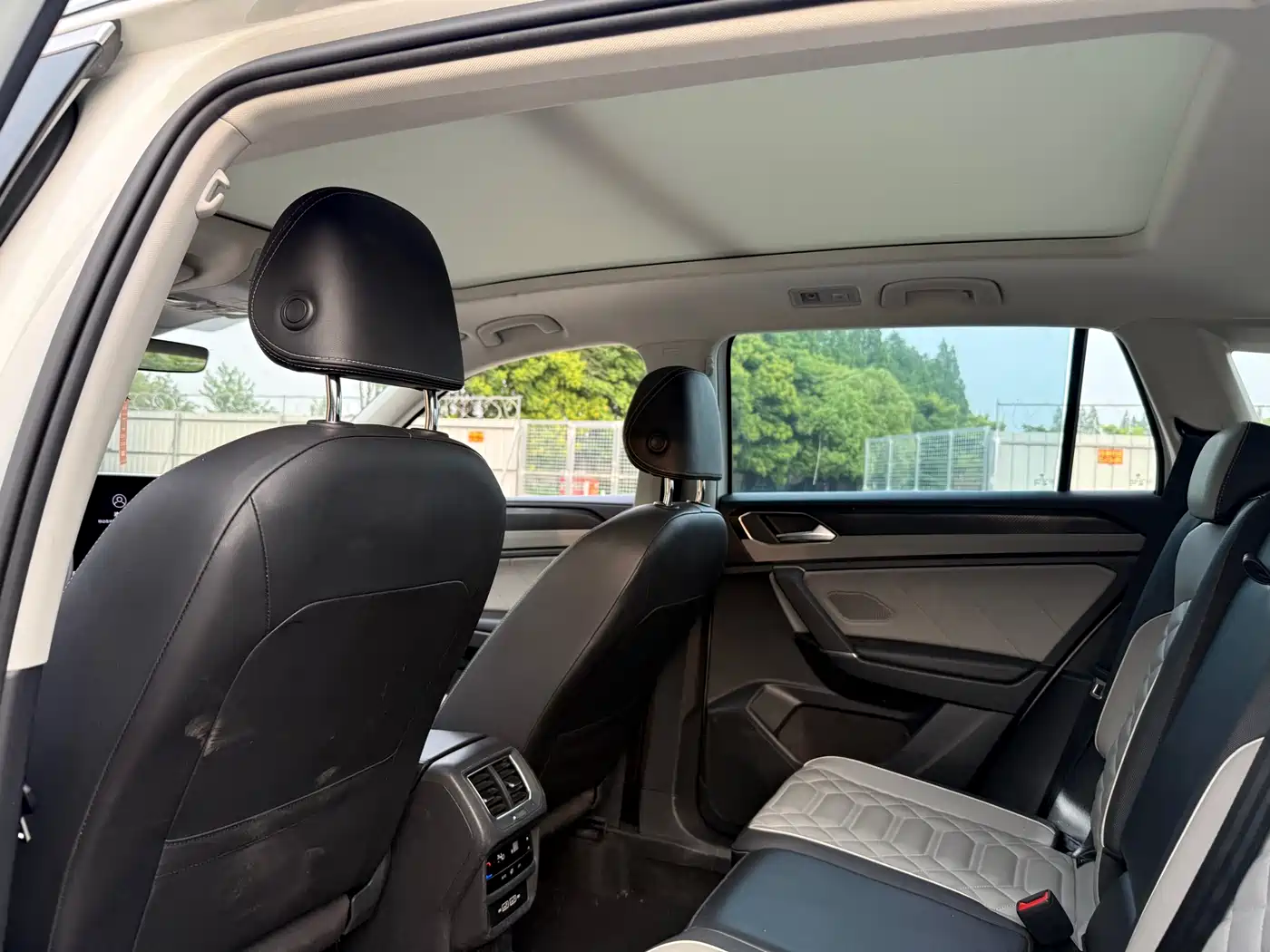 Volkswagen Tayron 2023 330TSI 2WD Luxury Plus Advanced Edition фото 12