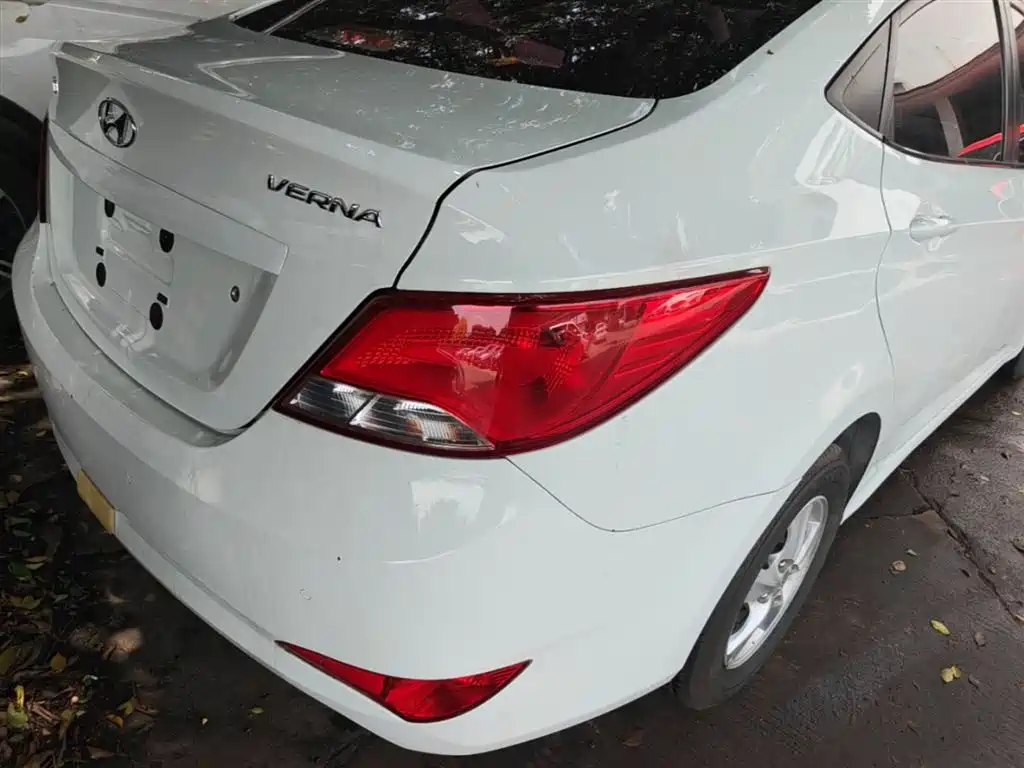 Hyundai Verna 2016 1.4L Automatic Smart GLS фото 8