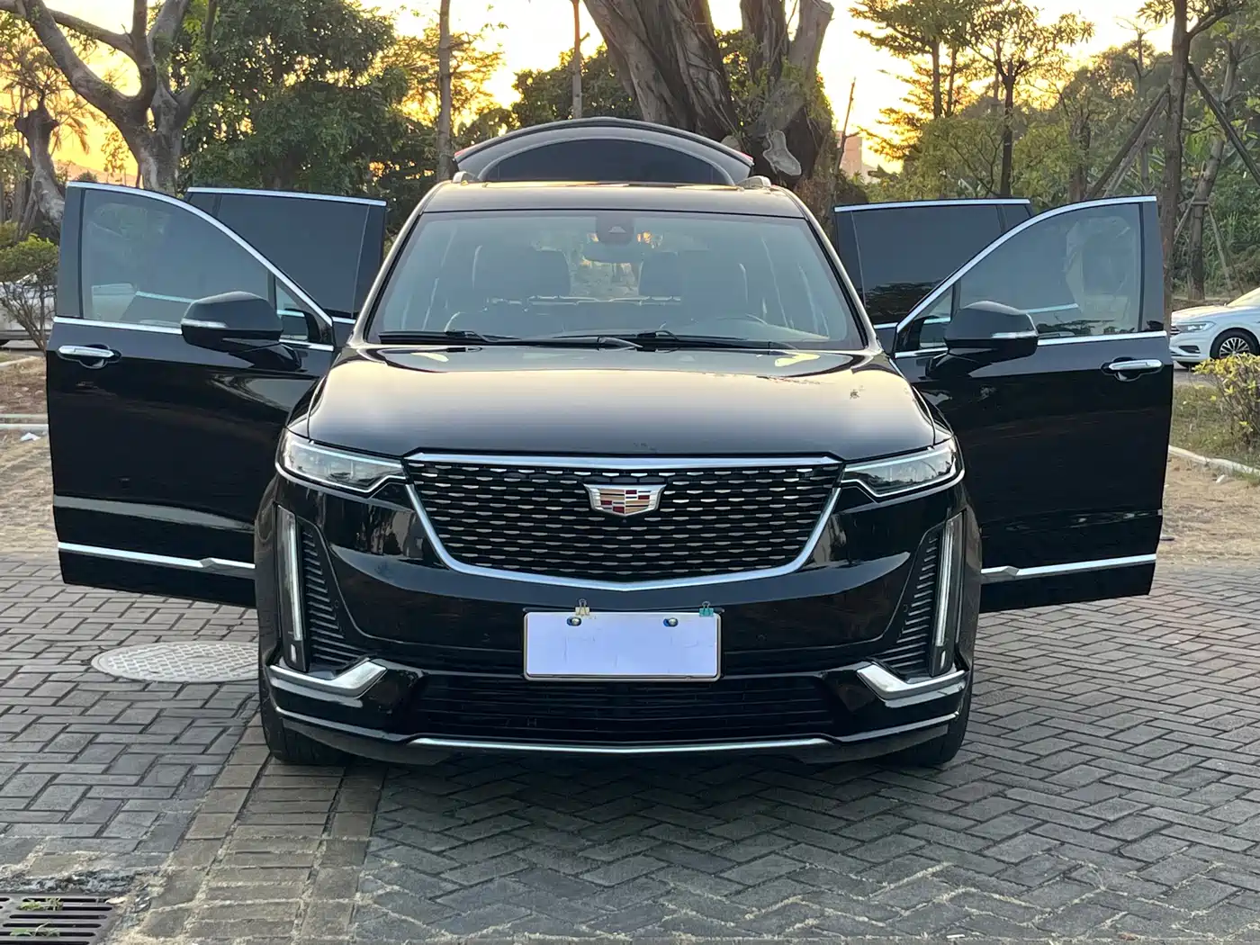 CADILLAC XT6