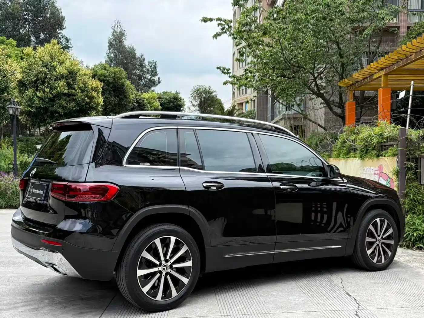 Mercedes-Benz GLB 2025 Model GLB 220 Fashion Style фото 4