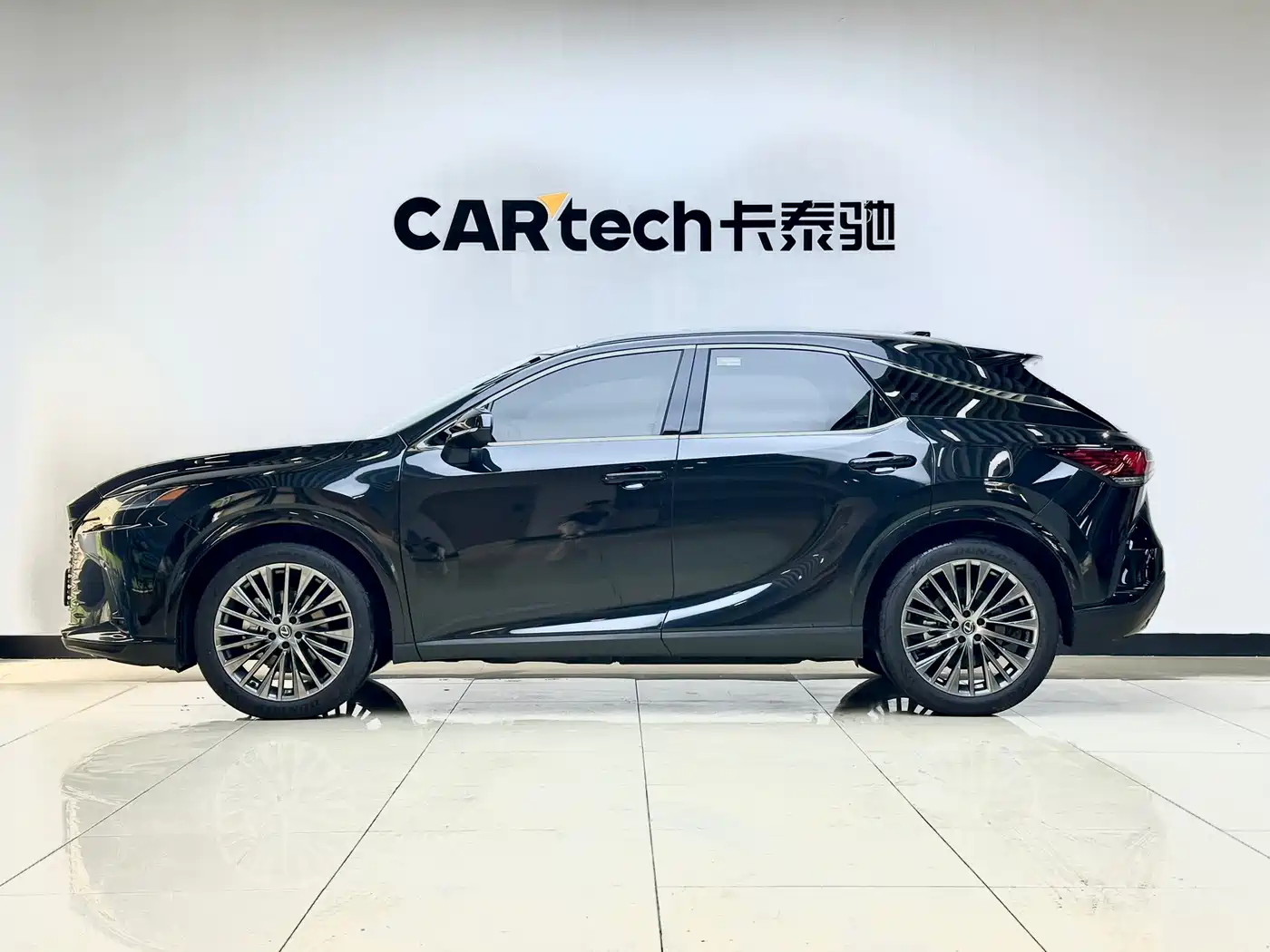Lexus RX 2025 350h 4WD Premium Edition фото 6