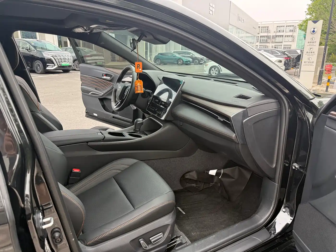 Toyota Avalon 2024 Model Hybrid 2.0L Prestige Edition фото 8