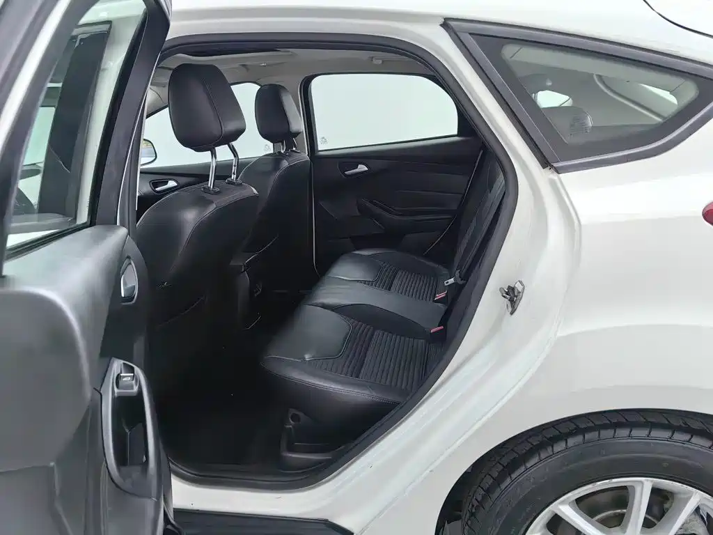 Photo 15 - Ford Focus