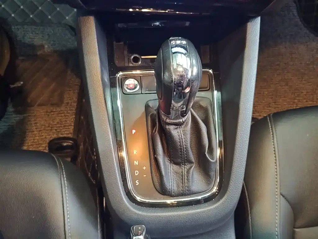 Volkswagen Sagitar 2017 230TSI Automatic Comfort фото 14