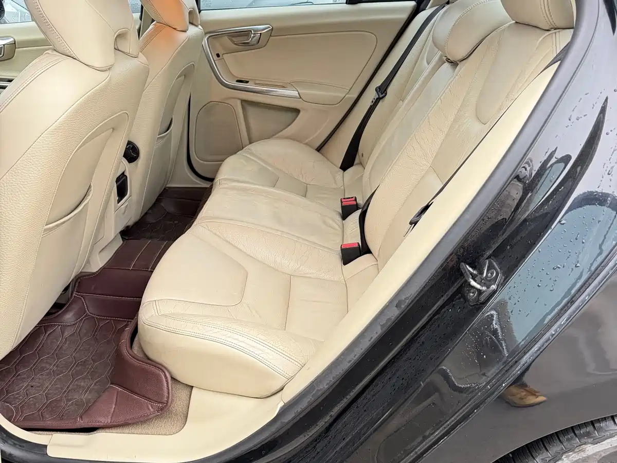 Фото 10 - Volvo S60 (Import)