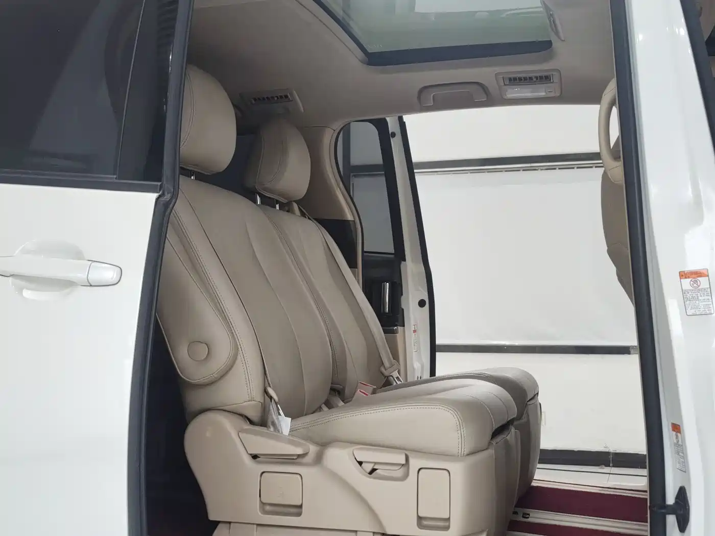 Toyota Previa 2012 2.4L 7-Seater Luxury Edition фото 12