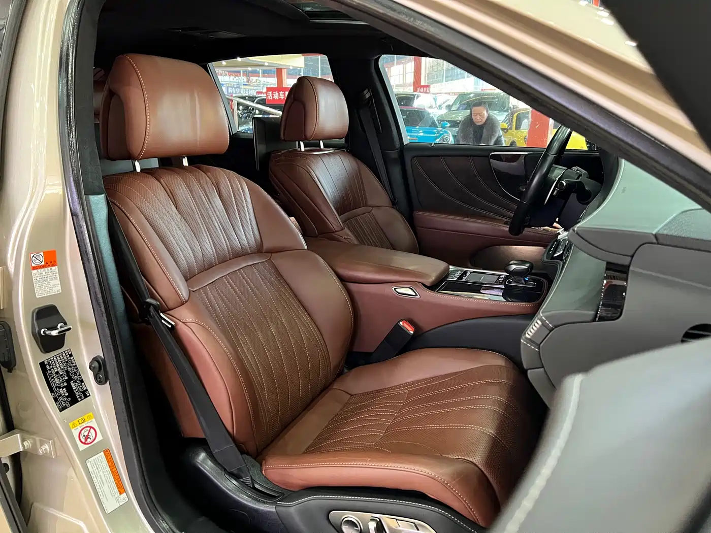 Lexus LS 2018 500h Executive Edition China V фото 17