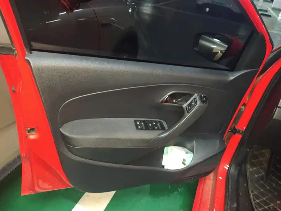 Volkswagen Polo 2018 1.5L Auto Safe Drive фото 7