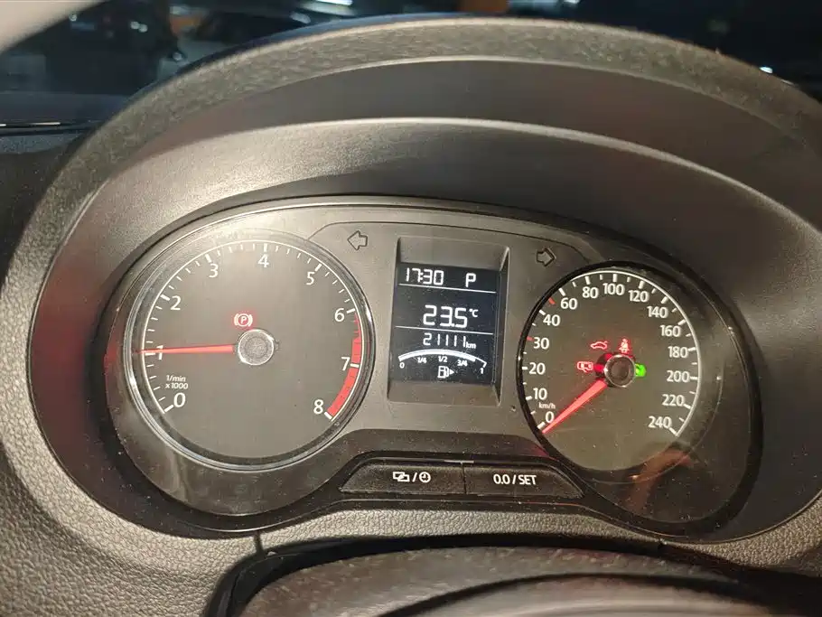 Volkswagen Polo 2018 1.5L Auto Safe Drive фото 14